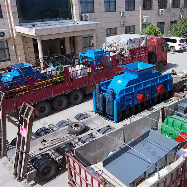 時產六十多噸左右的液壓對輥制砂機多少錢？